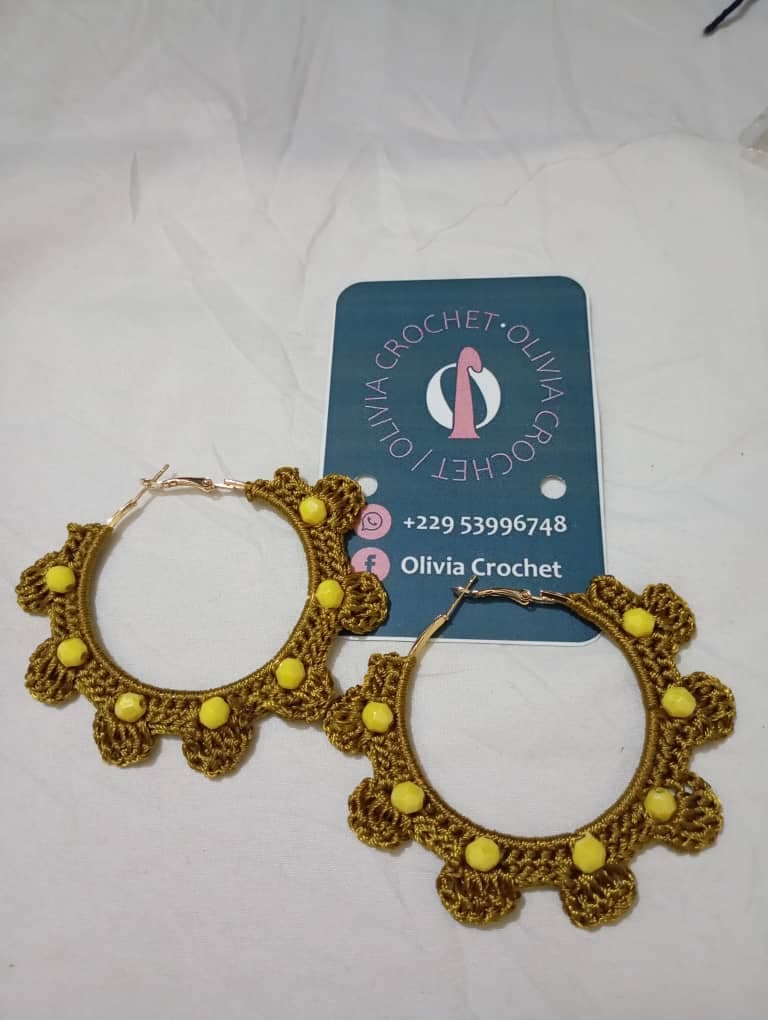 Boucles d'Oreilles Créoles Dentelle Rubis vue 2