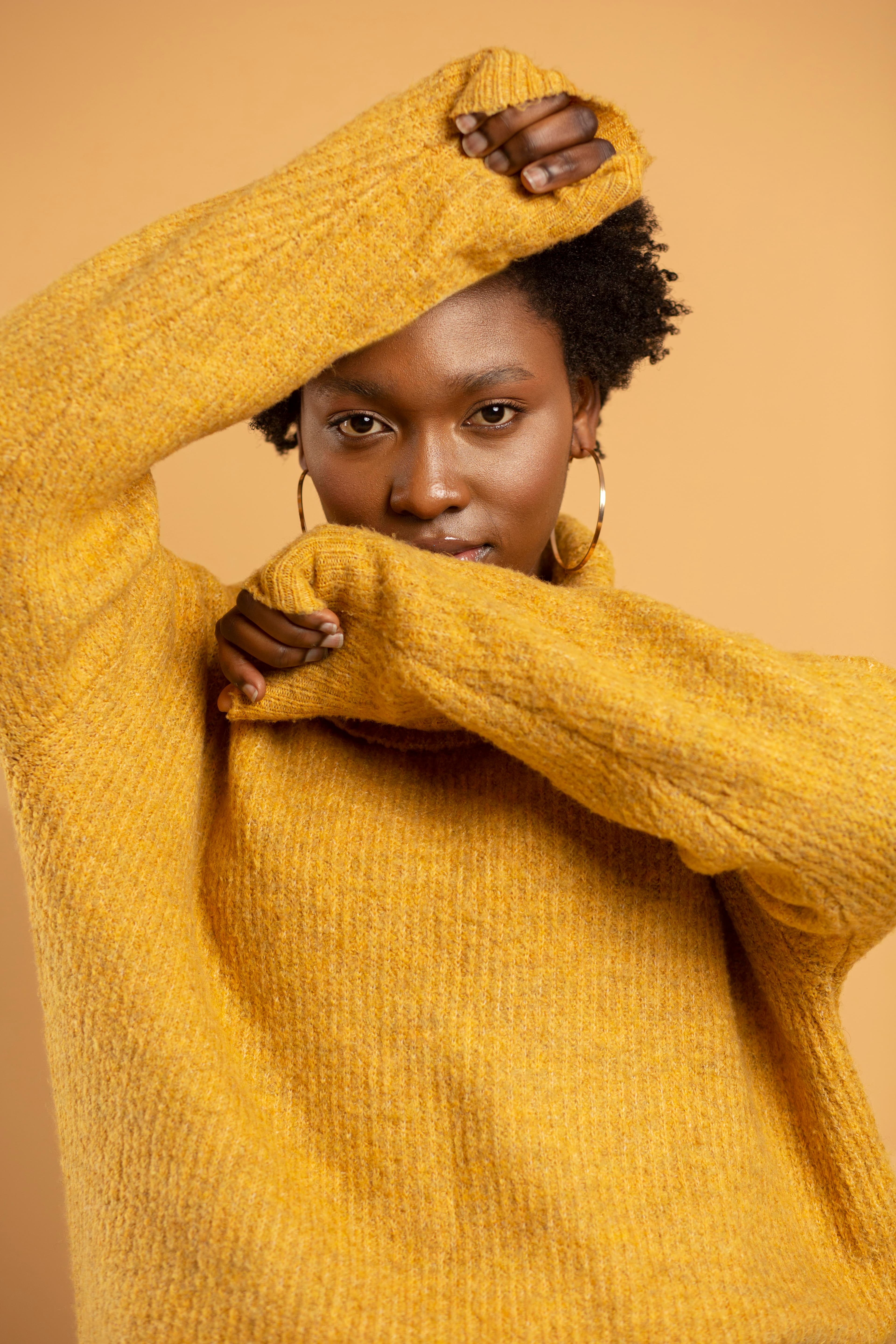 Créatrice d'Olivia Crochet au travail